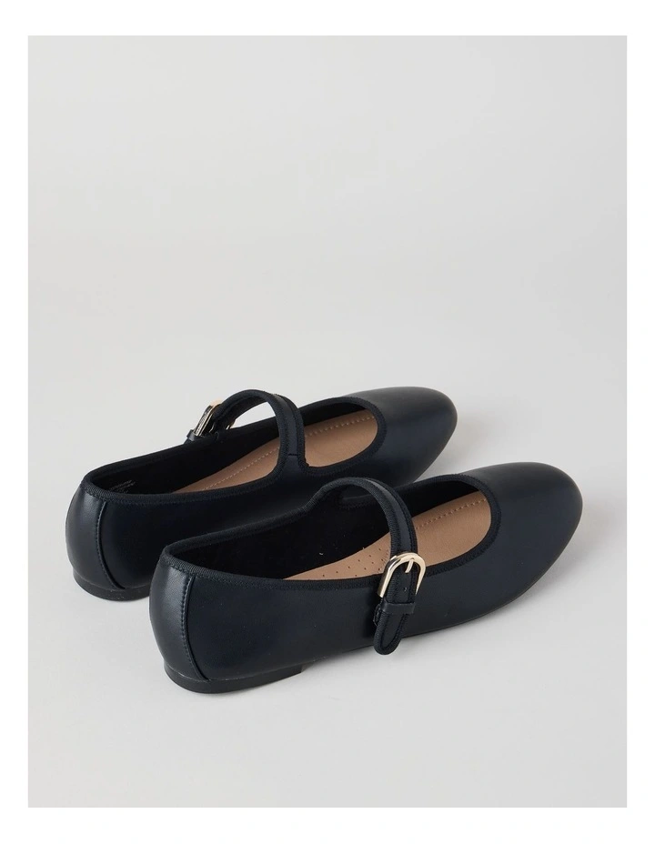 Trudy Flat Shoes in Black Leather image 5