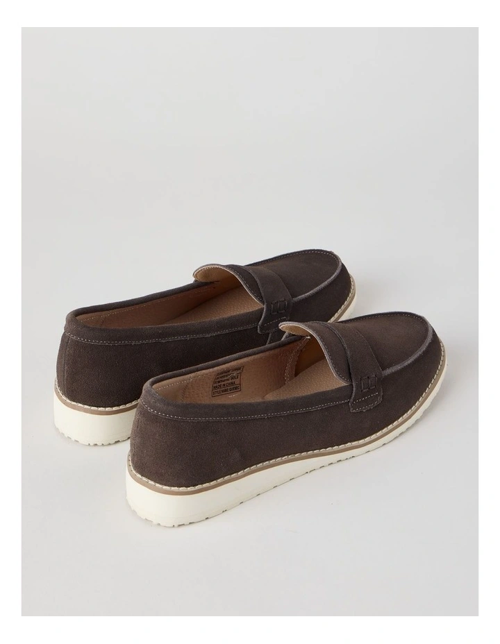Quebec Flat Shoes in Brown image 5