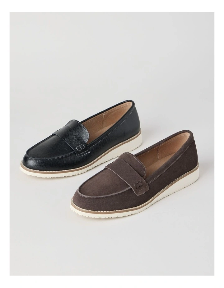 Quebec Flat Shoes in Brown image 7