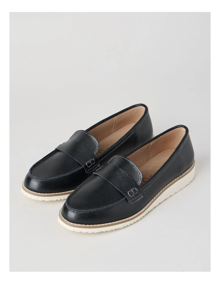 Quebec Flat Shoes in Black image 4