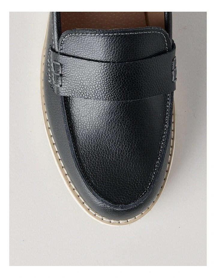 Quebec Flat Shoes in Black image 5