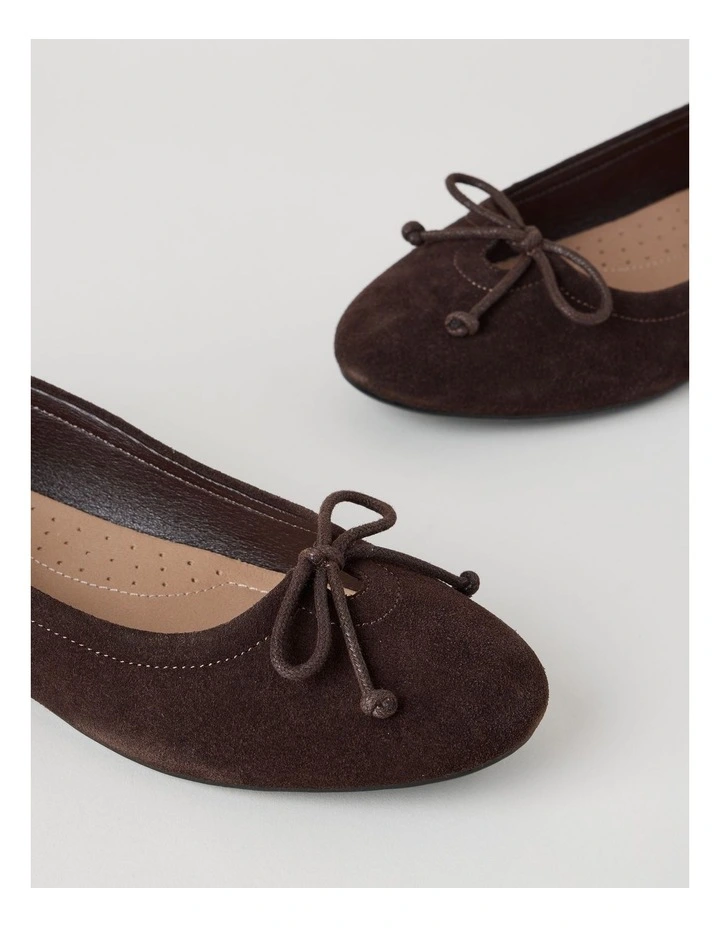 Cindy Flat Shoes in Chocolate Suede image 2