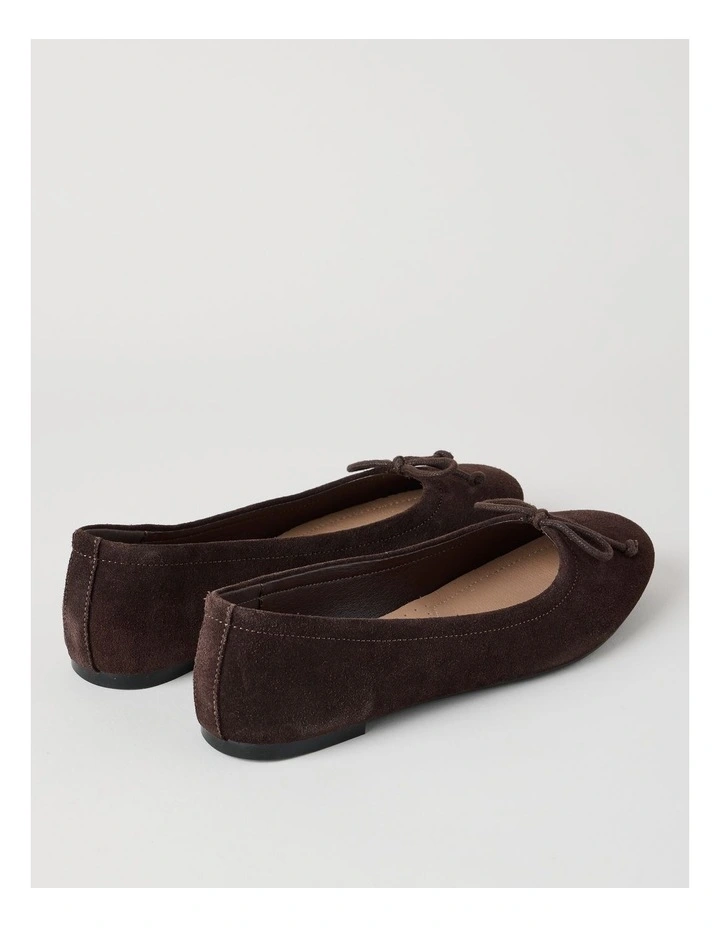 Cindy Flat Shoes in Chocolate Suede image 4