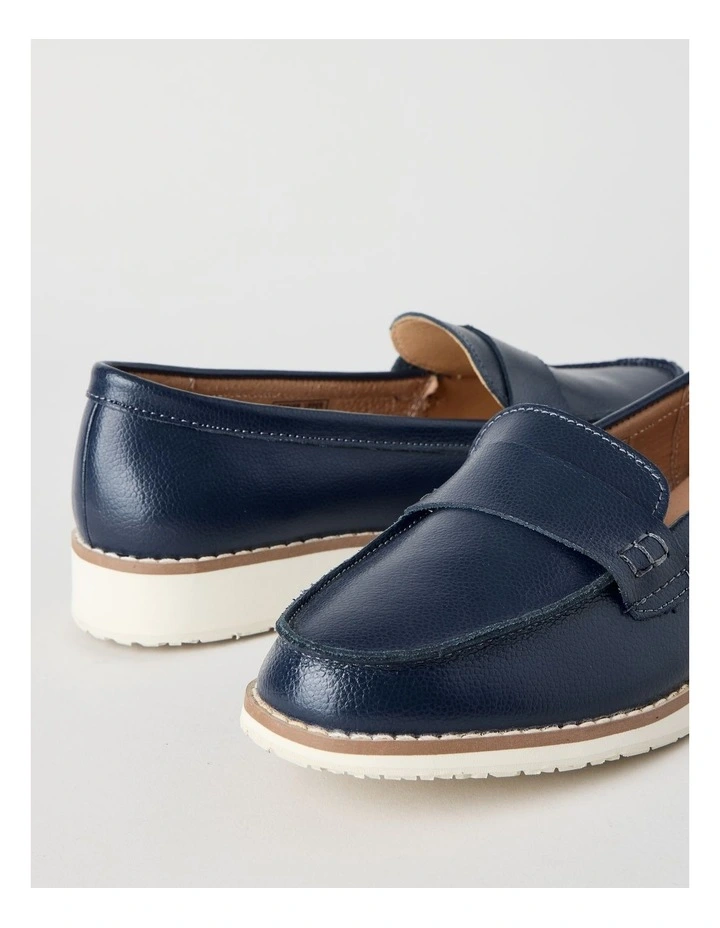 Quebec Flat Shoes in Navy image 4