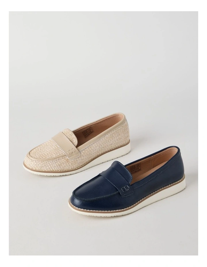 Quebec Flat Shoes in Navy image 7