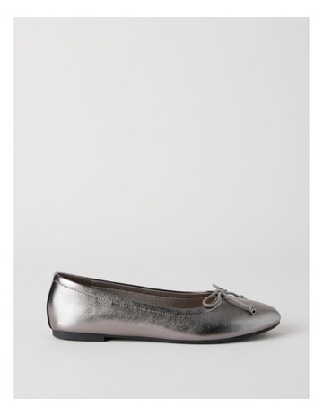 Pewter colour
