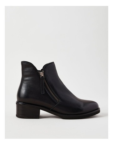Black Leather colour