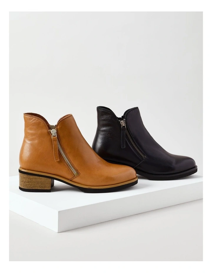 Dami Boot in Black Leather image 6