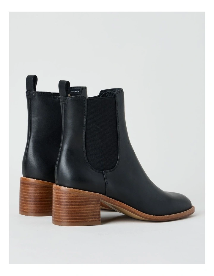 Indi Boot in Black image 5