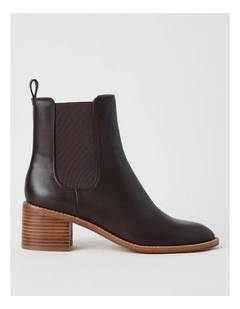 Indi Boot in Chocolate