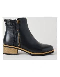 Donna Boot in Black