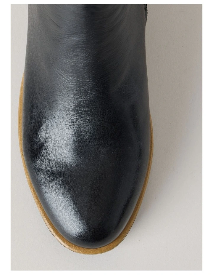 Donna Boot in Black image 4