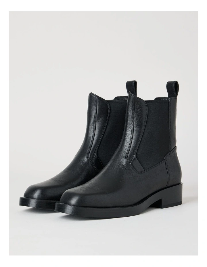 Billy Boot in Black image 2