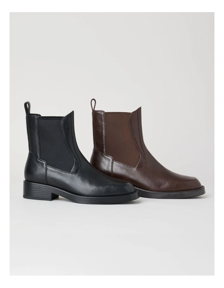 Billy Boot in Black image 6