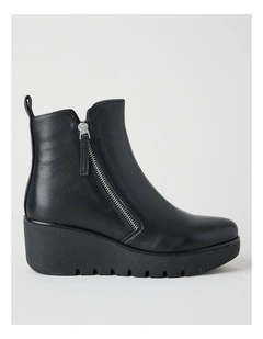 Petra Boot in Black