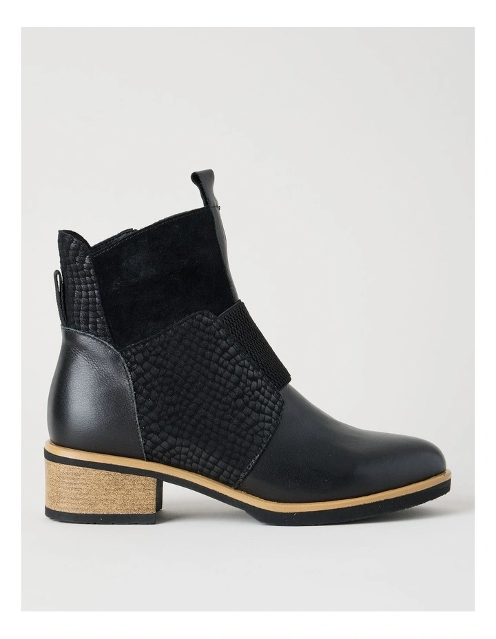 Destiny Boot in Black image 1
