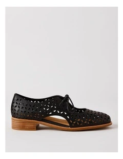 Alison Flat Shoes in Black