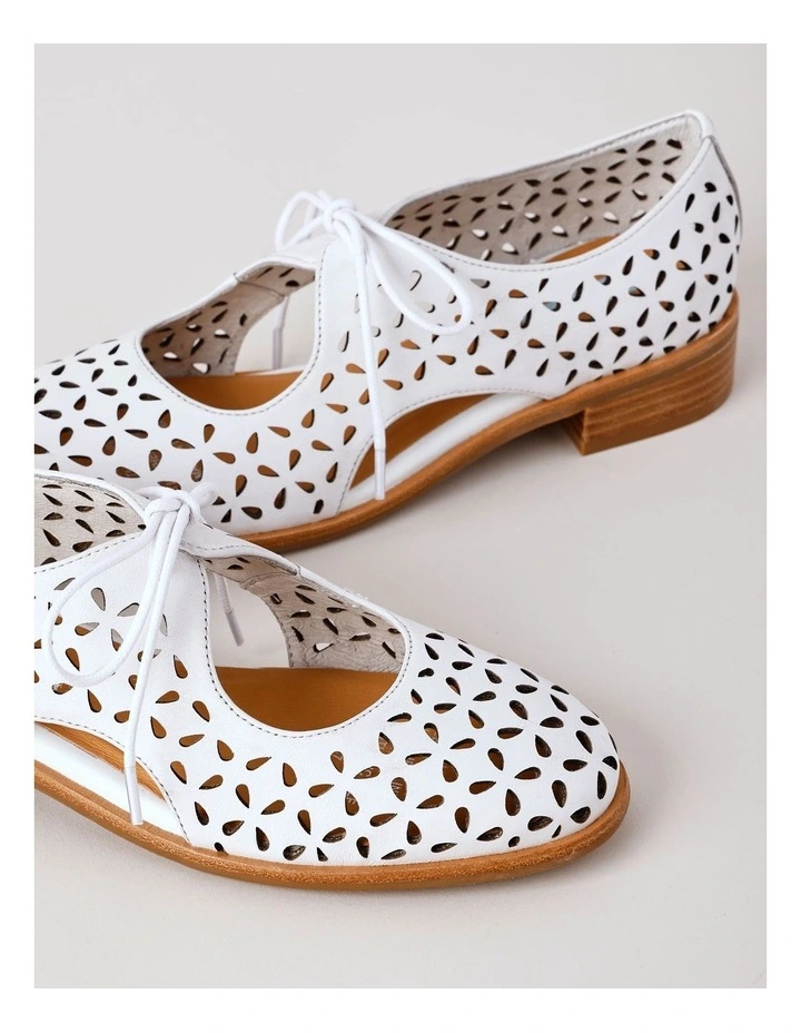 Alison Flat Shoes in White image 2
