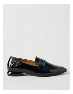 Penny Flat Shoes in Black