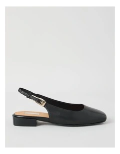 Bessie Flat Shoes in Black