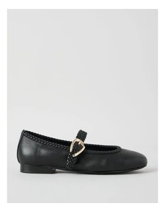 Amanda Flat Shoes in Black