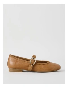 Amanda Flat Shoes in Tan