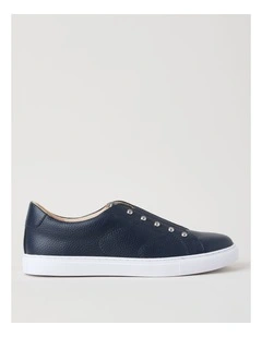 Jenny Sneaker in Navy
