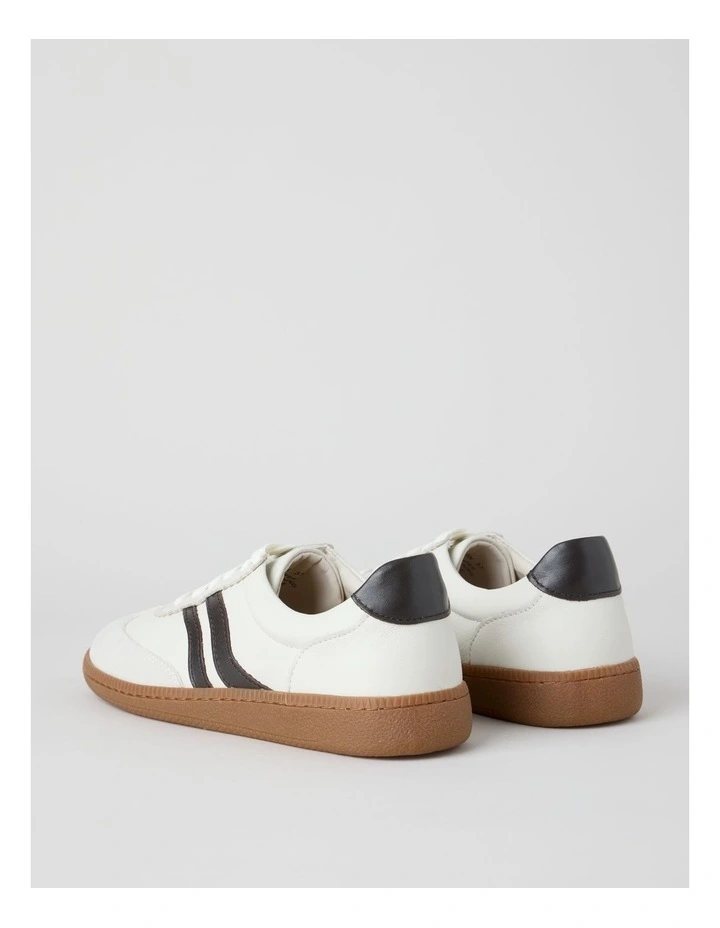 Houston Sneaker in Beige/Choc image 4