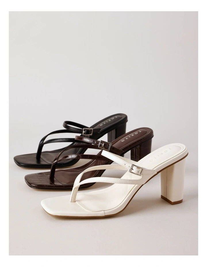 Isla Sandal in Chalk image 6
