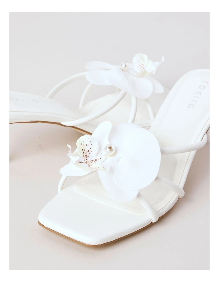 Tahiti Flower Sandal in White image 4