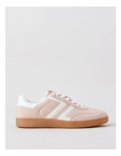 Terri Sneaker in Pink