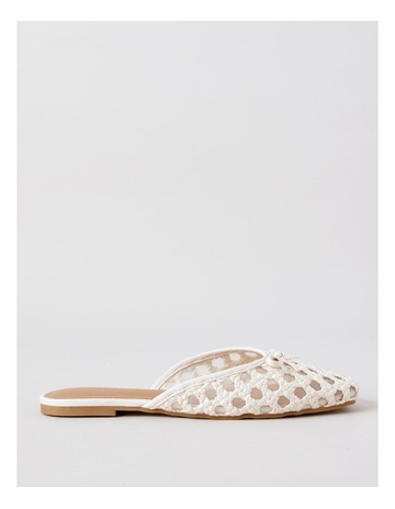 Cream colour