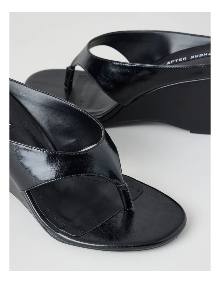 Huxley Sandal in Black image 5