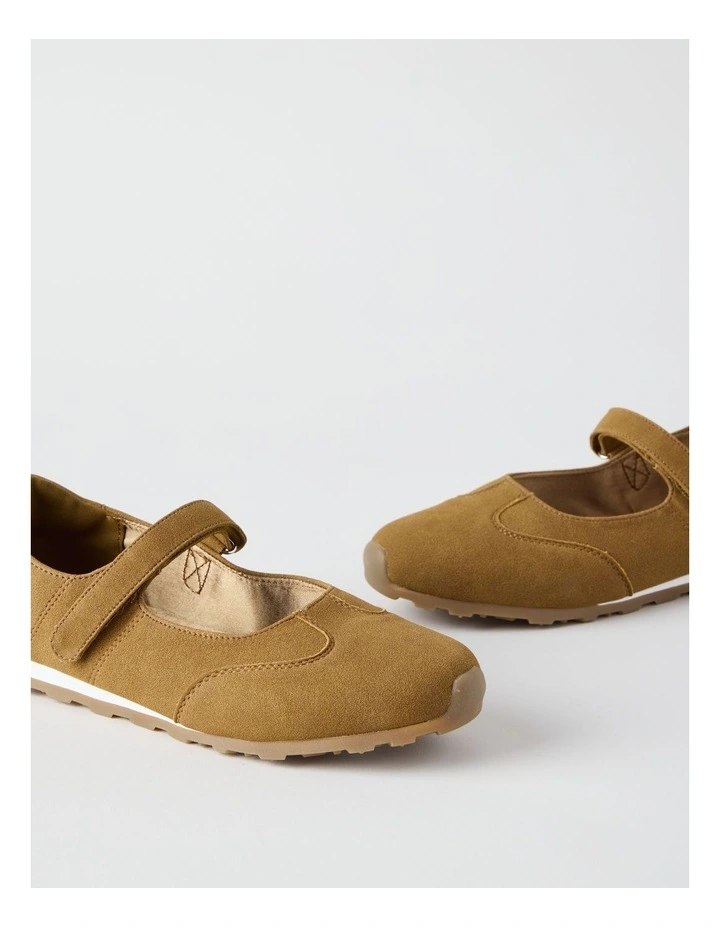 Nova Sneaker in Taupe image 5