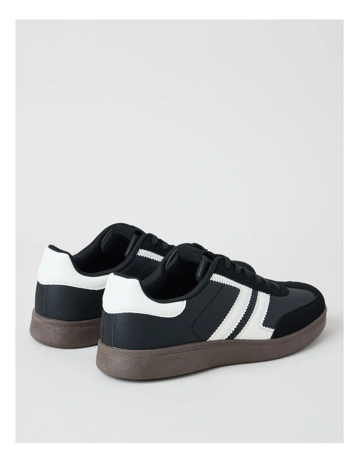 Arlo Sneaker in Black image 3