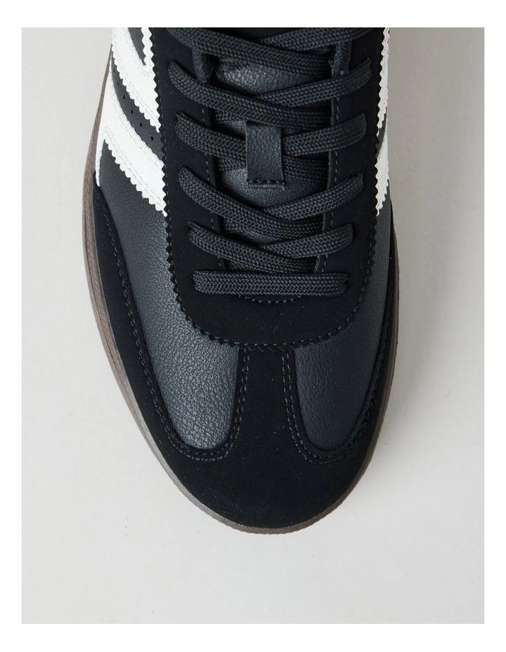 Arlo Sneaker in Black image 7
