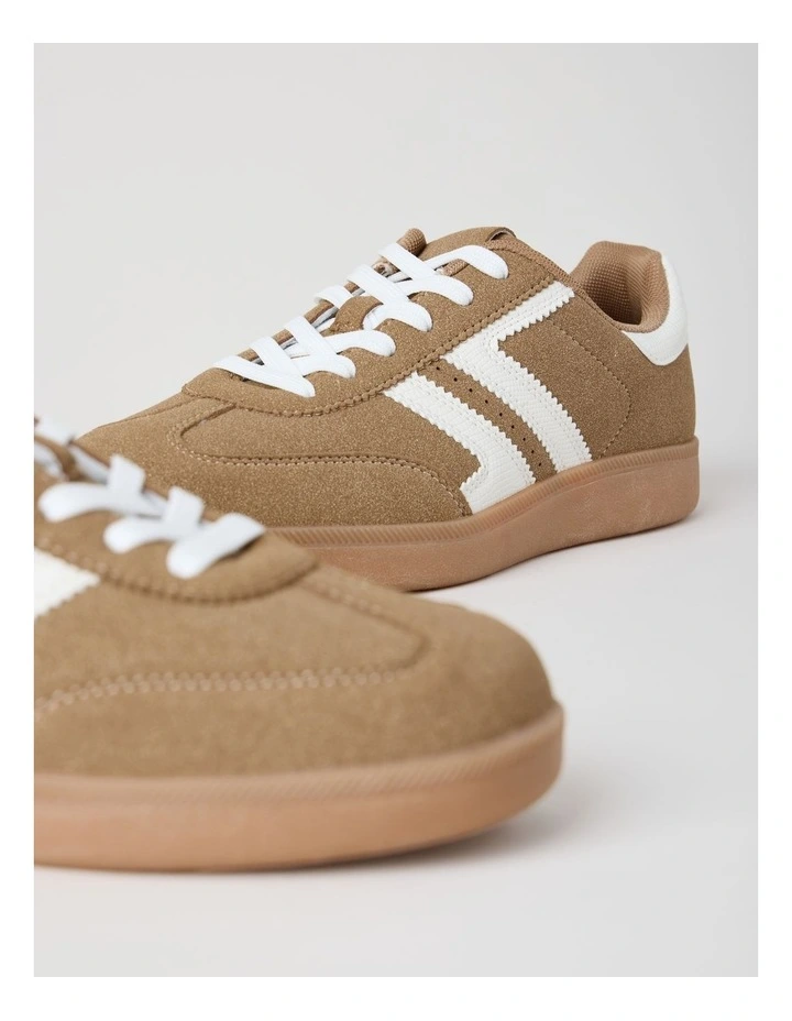 Arlo Sneaker in Sand image 3