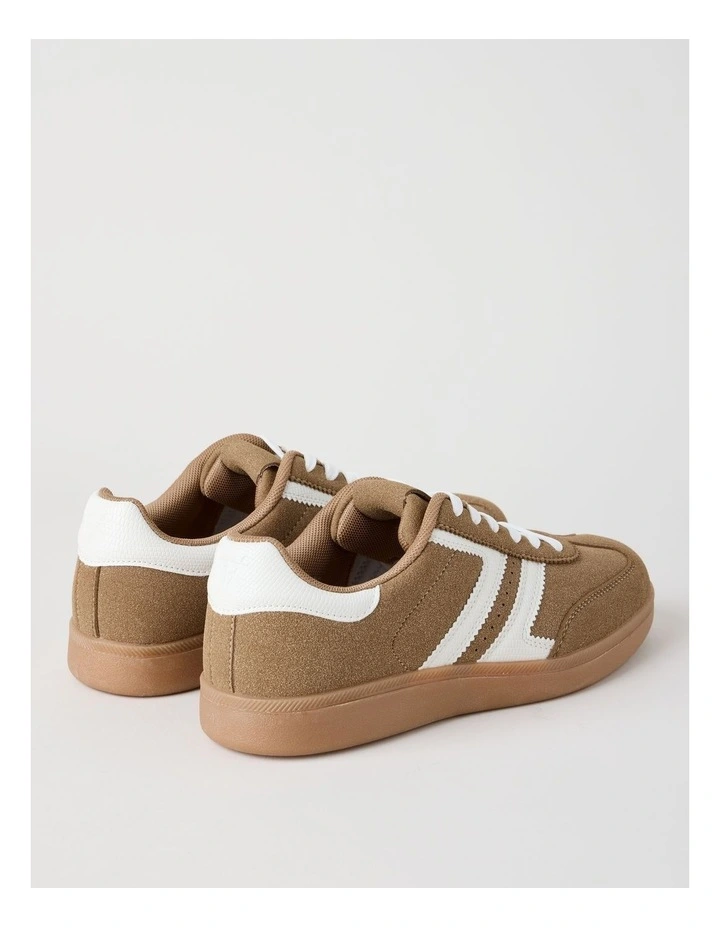 Arlo Sneaker in Sand image 5