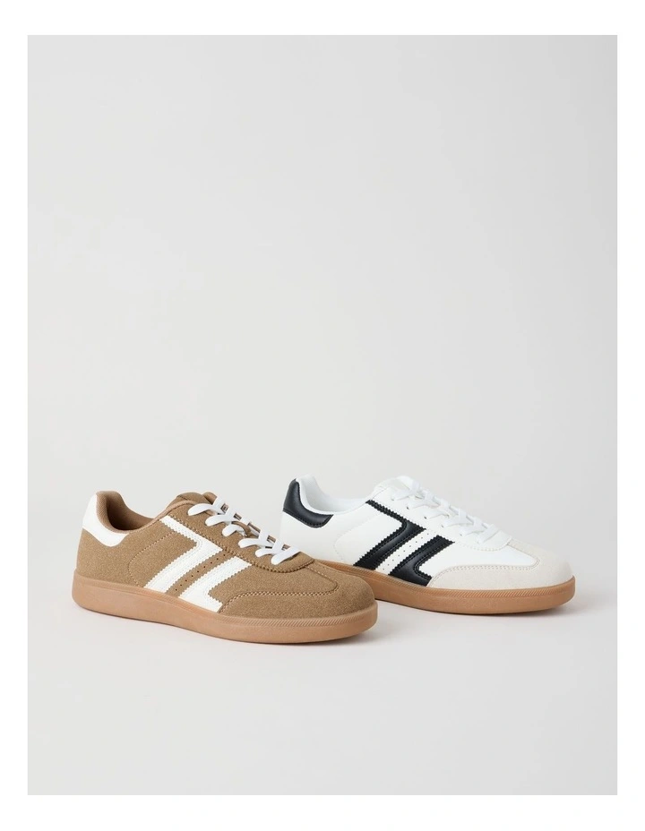 Arlo Sneaker in Sand image 7
