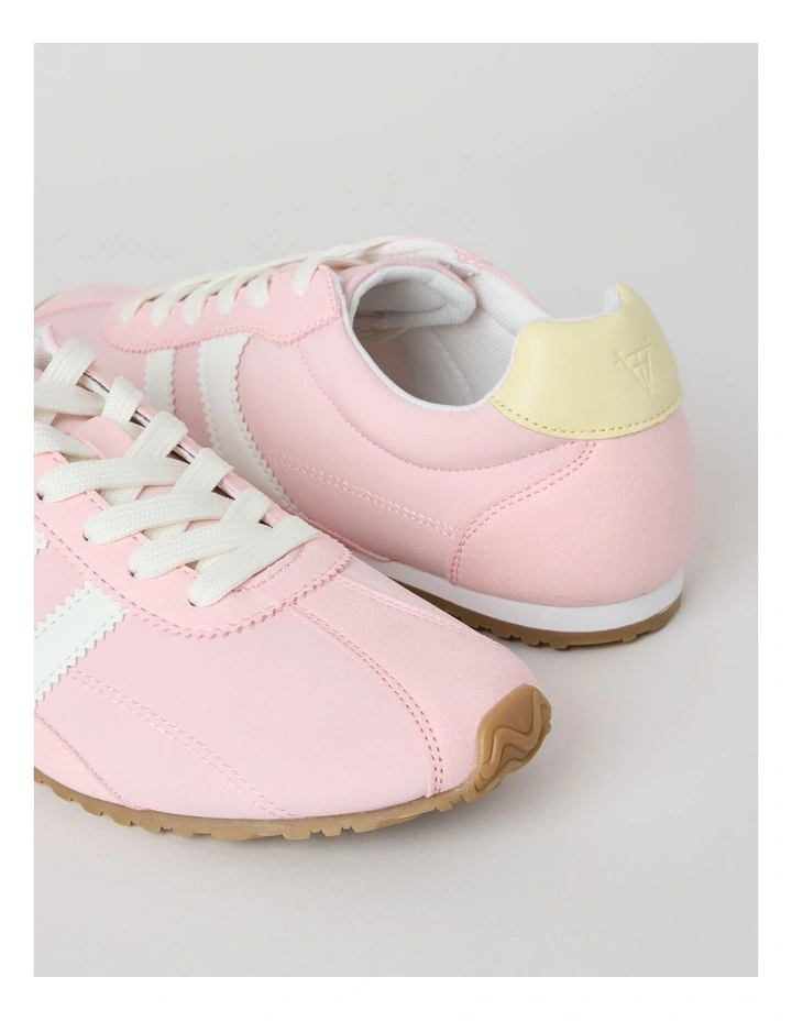 Jenna Sneaker in Pink image 2