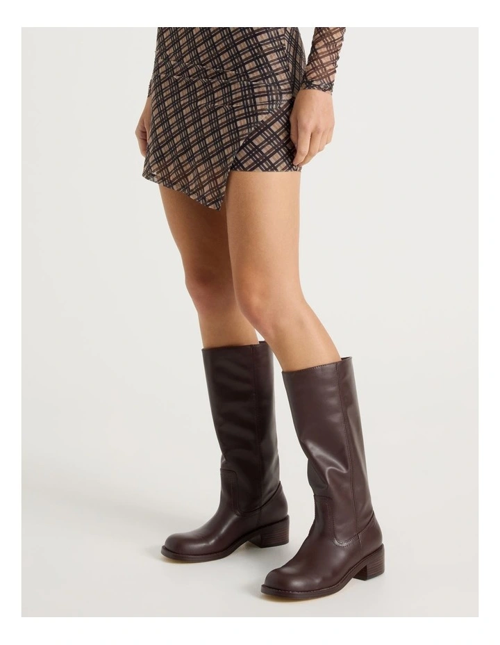 Carter Boot in Chocolate image 2