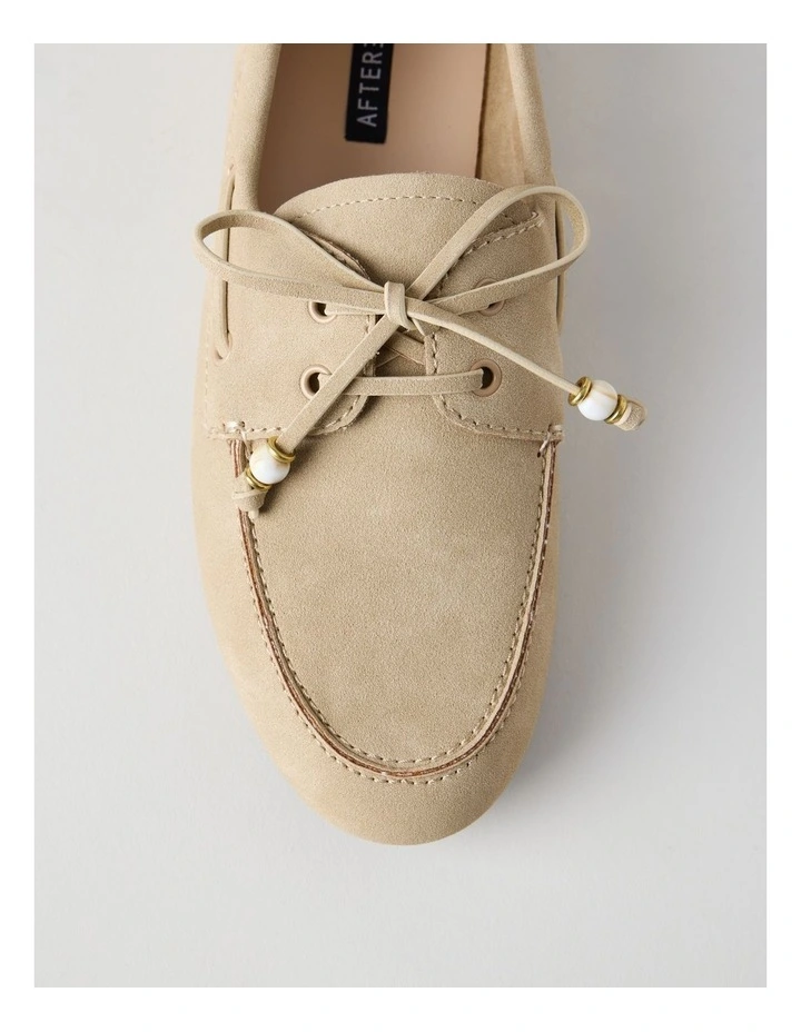 Monty Flat Shoes in Beige image 7