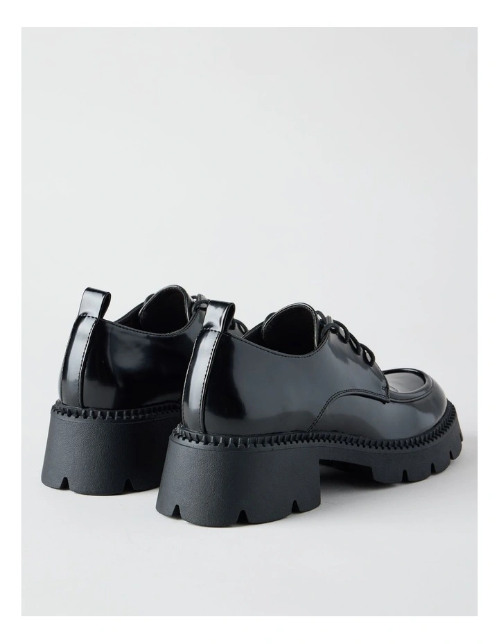 Tobi Flat Shoes in Black image 3