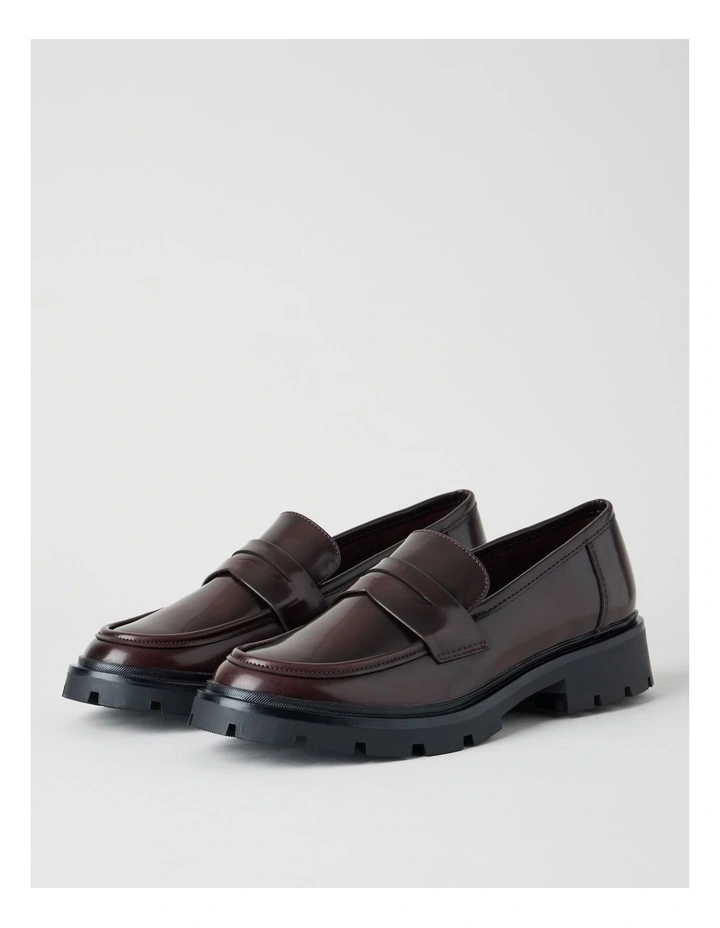 Travis Flat Shoes in Deep Red image 4