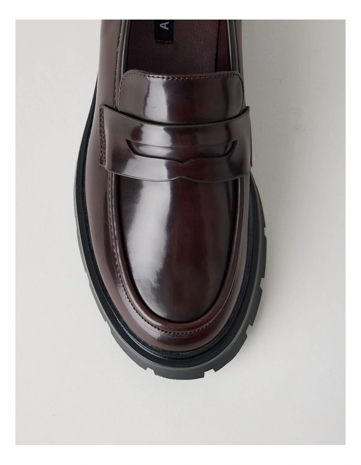 Travis Flat Shoes in Deep Red image 6