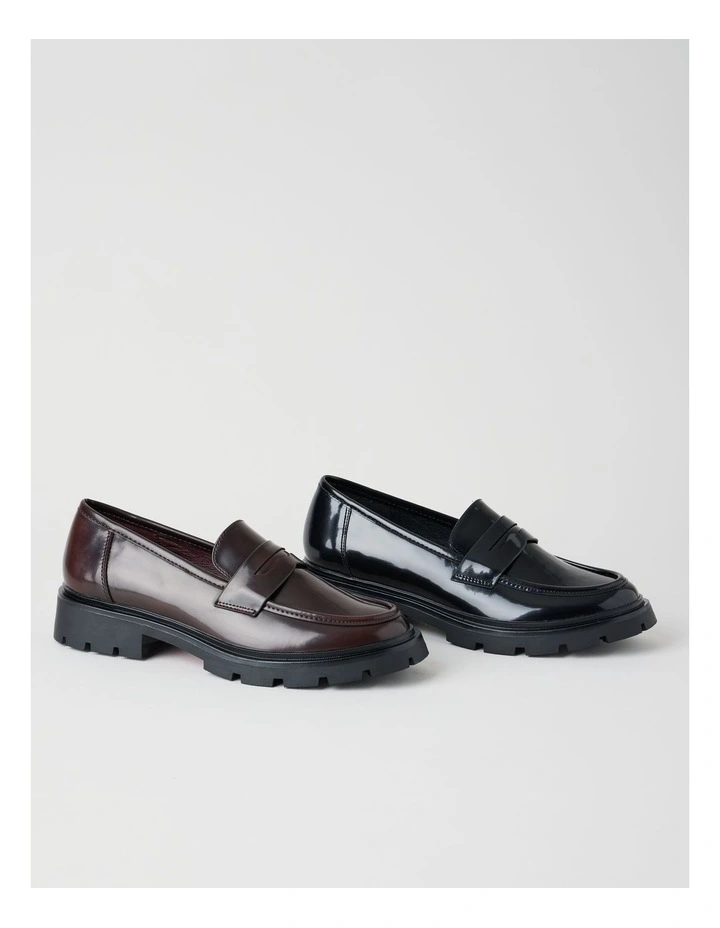 Travis Flat Shoes in Deep Red image 7