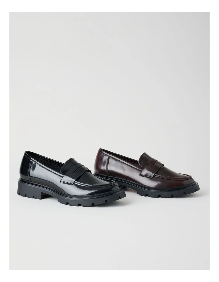 Travis Flat Shoes in Black image 7
