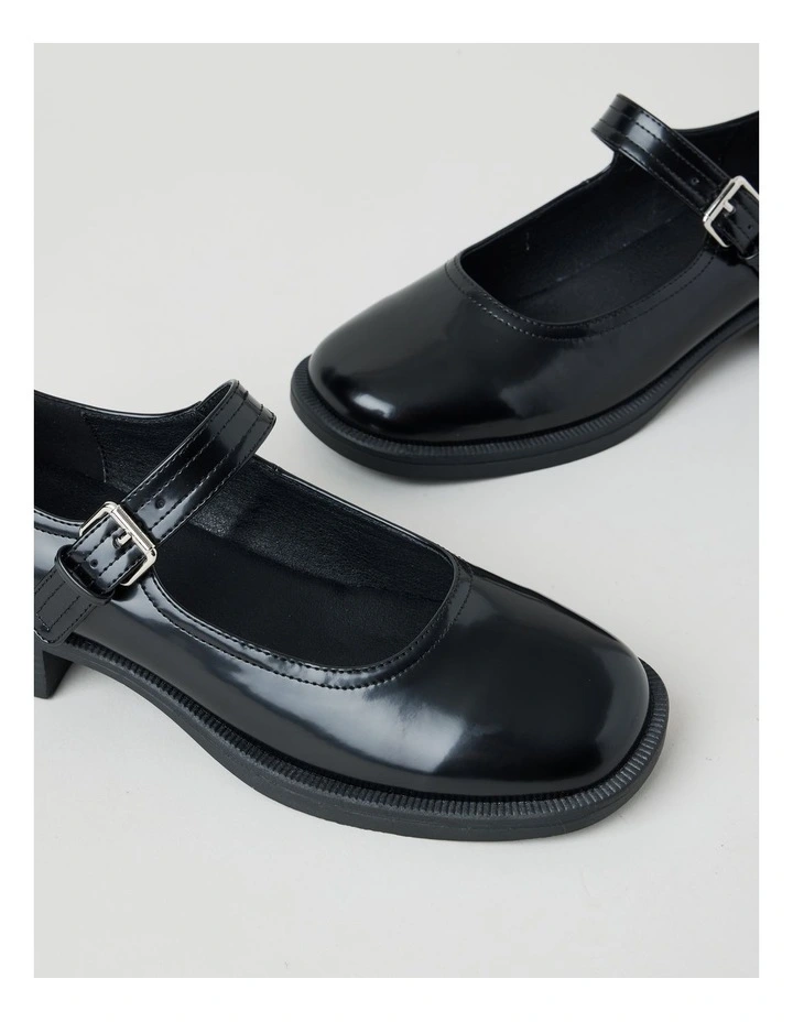 Lipa Flat Shoes in Black image 3