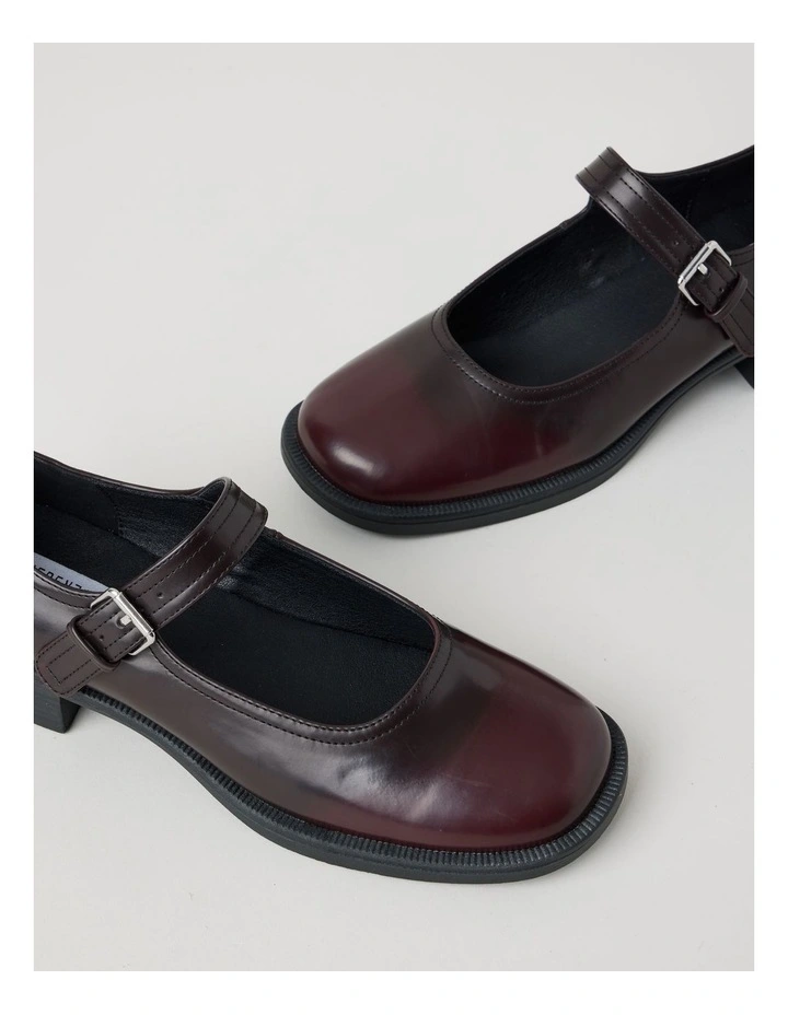 Lipa Flat Shoes in Deep Red image 6