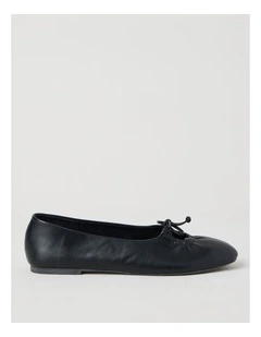 Eliza Flat Shoes in Black